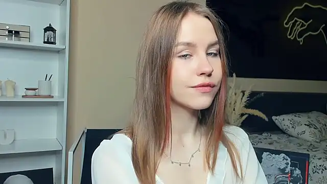 Snapshot of MaliaBourraine chatting on May 13, 7:17 am MaliaBourraine online show from May 13, 7:17 am