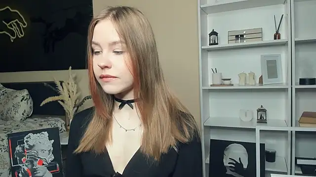 Snapshot of MaliaBourraine chatting on May 16, 8:00 am MaliaBourraine online show from May 16, 8:00 am