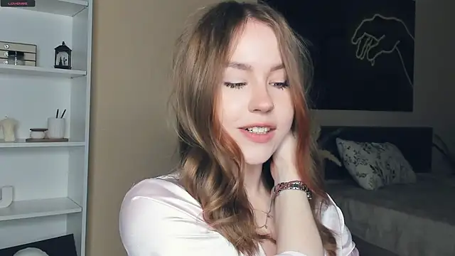 Snapshot of MaliaBourraine chatting on May 21, 7:15 am MaliaBourraine online show from May 21, 7:15 am