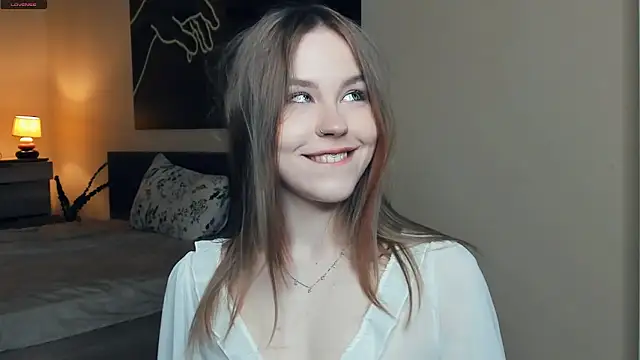 Snapshot of MaliaBourraine chatting on May 22, 7:37 am MaliaBourraine online show from May 22, 7:37 am