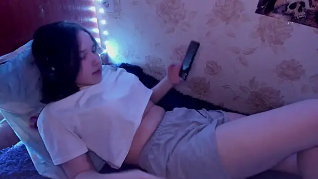 MandaDestiche online show from November 16, 5:18 pm