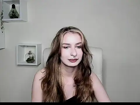 Snapshot of NinaBlond1 chatting on October 23, 5:51 am NinaBlond1 online show from October 23, 5:51 am