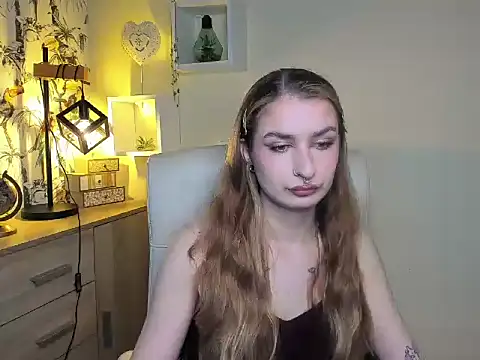 Snapshot of NinaBlond1 chatting on November 12, 6:36 am NinaBlond1 online show from November 12, 6:36 am