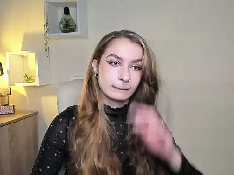 Snapshot of NinaBlond1 chatting on November 19, 6:35 am NinaBlond1 online show from November 19, 6:35 am