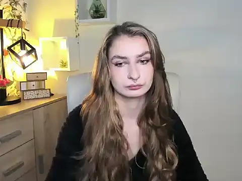 Snapshot of NinaBlond1 chatting on November 28, 6:38 am NinaBlond1 online show from November 28, 6:38 am