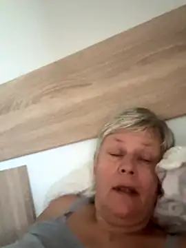 Snapshot of VyC7564 chatting on October 28, 9:24 am VyC7564 online show from October 28, 9:24 am