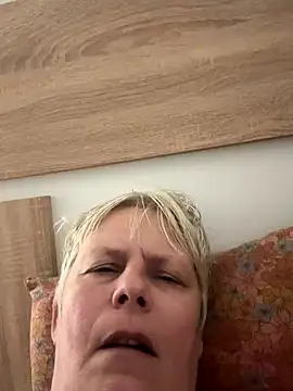 Snapshot of VyC7564 chatting on October 30, 12:17 pm VyC7564 online show from October 30, 12:17 pm