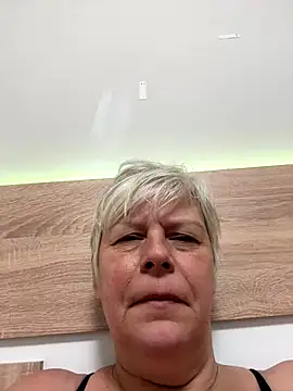 Snapshot of VyC7564 chatting on November 15, 8:33 am VyC7564 online show from November 15, 8:33 am