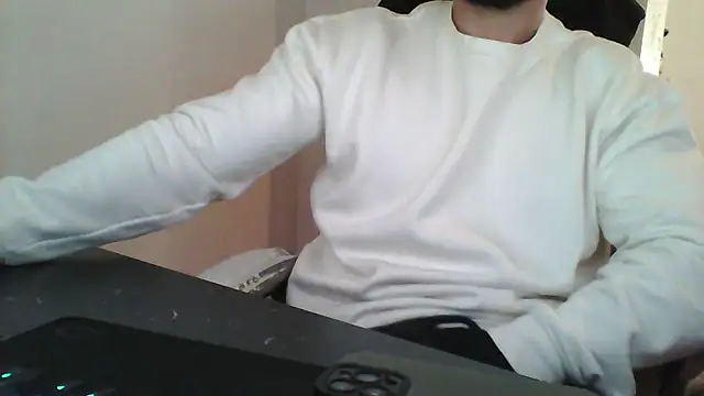 Snapshot of yourfantasy777 chatting on November 18, 4:33 pm yourfantasy777 online show from November 18, 4:33 pm