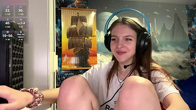 Snapshot of Elira_Breeze chatting on November 24, 12:38 pm Elira Breeze online show from November 24, 12:38 pm