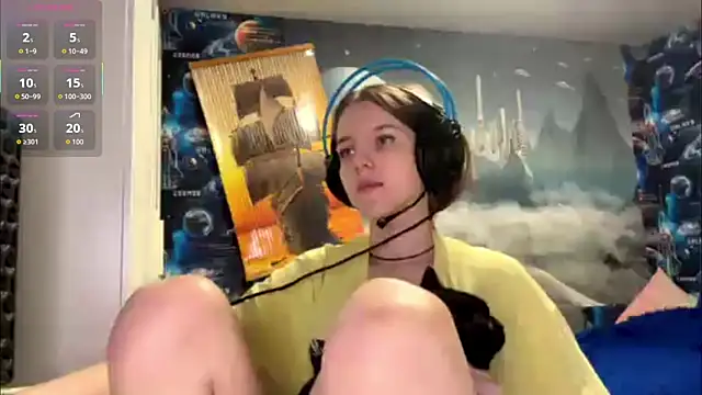 Snapshot of Elira_Breeze chatting on December 14, 3:06 pm Elira Breeze online show from December 14, 3:06 pm