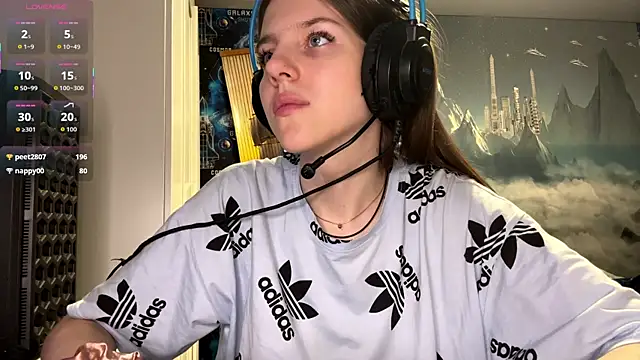 Snapshot of Elira_Breeze chatting on January 5, 5:27 pm Elira Breeze online show from January 5, 5:27 pm