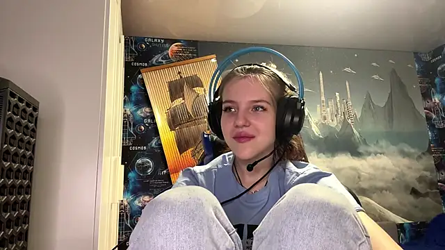 Snapshot of Elira_Breeze chatting on January 8, 3:25 pm Elira Breeze online show from January 8, 3:25 pm