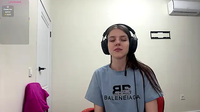 Snapshot of Elira_Breeze chatting on February 3, 1:16 pm Elira Breeze online show from February 3, 1:16 pm