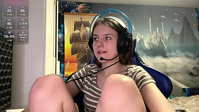 Snapshot of Elira_Breeze chatting on February 22, 4:05 pm Elira Breeze online show from February 22, 4:05 pm