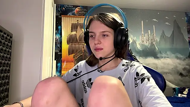 Snapshot of Elira_Breeze chatting on March 4, 12:22 pm Elira Breeze online show from March 4, 12:22 pm