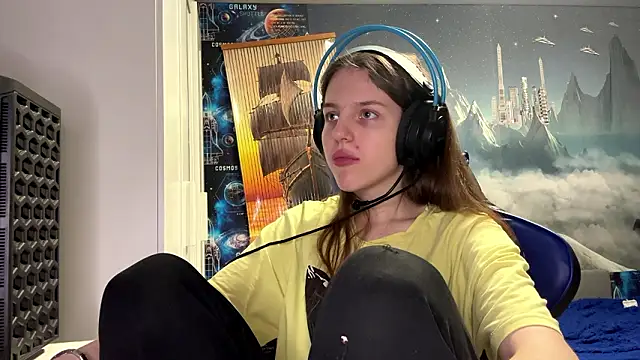 Snapshot of Elira_Breeze chatting on March 11, 2:56 pm Elira Breeze online show from March 11, 2:56 pm