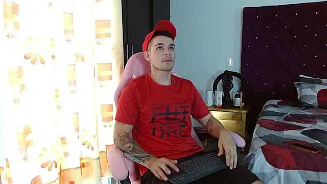 Snapshot of BooyHott_ chatting on November 19, 6:52 pm BooyHott online show from November 19, 6:52 pm