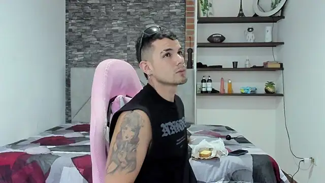 BooyHott  online show from March 9, 7:51 pm