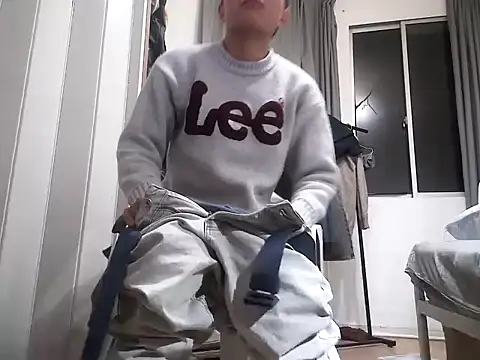 leeyoung  online show from December 18, 10:10 am