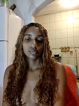 Snapshot of Barbiefox24 chatting on February 20, 5:37 am Barbiefox24 online show from February 20, 5:37 am