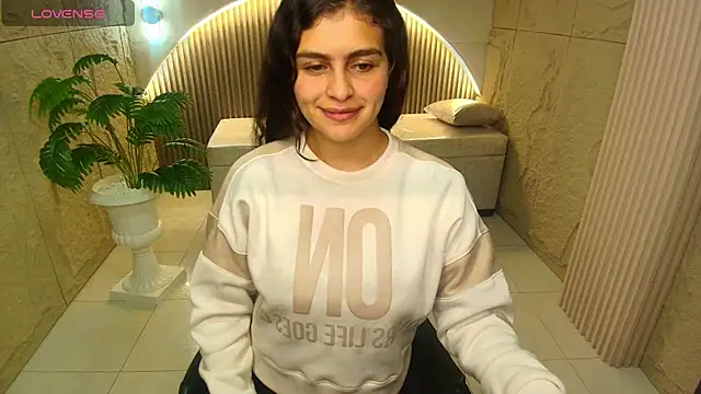 Snapshot of dany_r_ chatting on October 3, 1:19 pm dany r online show from October 3, 1:19 pm