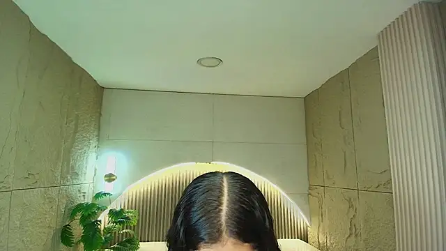 Snapshot of dany_r_ chatting on November 27, 1:02 pm dany r online show from November 27, 1:02 pm