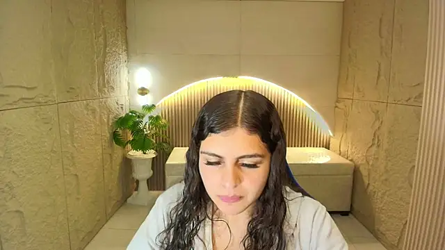 dany r  online show from April 25, 12:41 pm