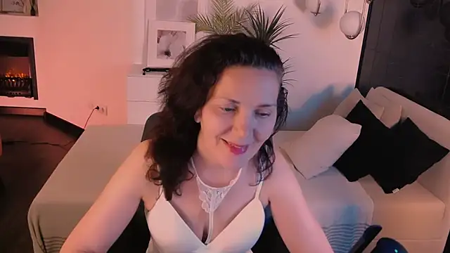 Irene Marlow online show from October 17, 5:43 am