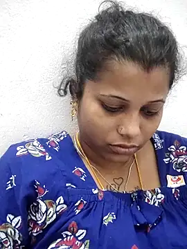 sweetqueen143 online show from March 15, 5:57 am