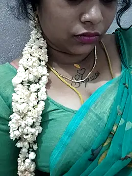 sweetqueen143 online show from April 26, 5:54 pm