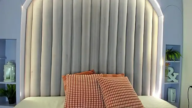 MyApril   online show from February 20, 11:43 am