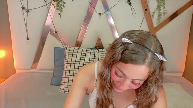 Snapshot of MyApril__ chatting on July 28, 4:39 pm MyApril online show from July 28, 4:39 pm