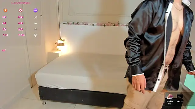 Snapshot of LandonRush5 chatting on September 21, 7:48 pm LandonRush5 online show from September 21, 7:48 pm