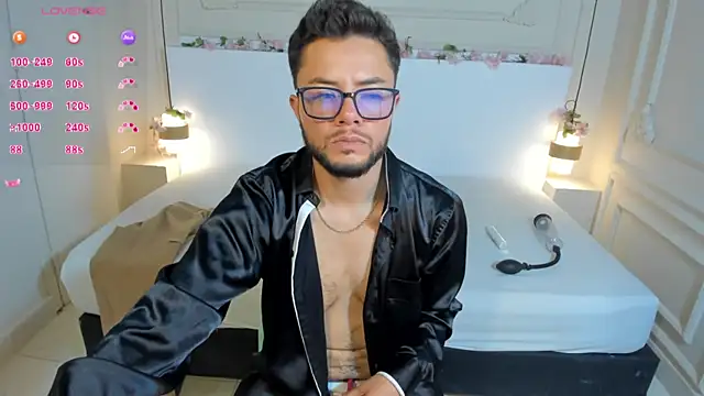 Snapshot of LandonRush5 chatting on September 22, 7:54 am LandonRush5 online show from September 22, 7:54 am