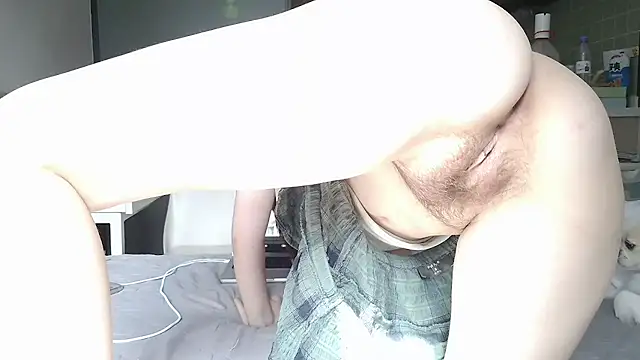 Snapshot of fioralba chatting on August 6, 12:56 am fioralba online show from August 6, 12:56 am