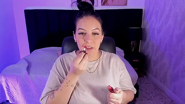 Snapshot of camiladuke7 chatting on November 15, 7:43 pm camiladuke7 online show from November 15, 7:43 pm