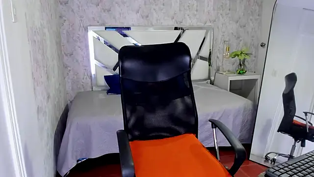 Snapshot of sarita_princess7 chatting on November 7, 8:20 pm sarita princess7 online show from November 7, 8:20 pm