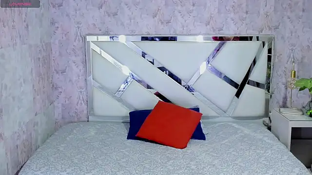 Snapshot of sarita_princess7 chatting on November 16, 8:47 pm sarita princess7 online show from November 16, 8:47 pm