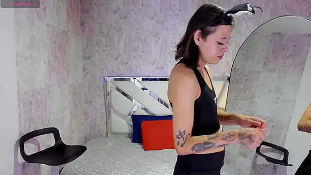 Snapshot of sarita_princess7 chatting on November 17, 8:14 pm sarita princess7 online show from November 17, 8:14 pm