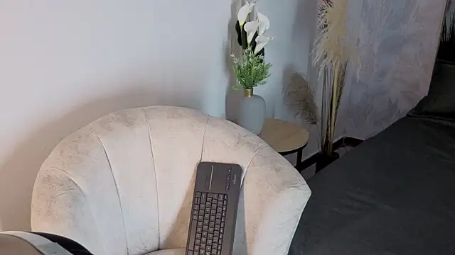 Snapshot of sarita_princess7 chatting on December 15, 8:13 pm sarita princess7 online show from December 15, 8:13 pm