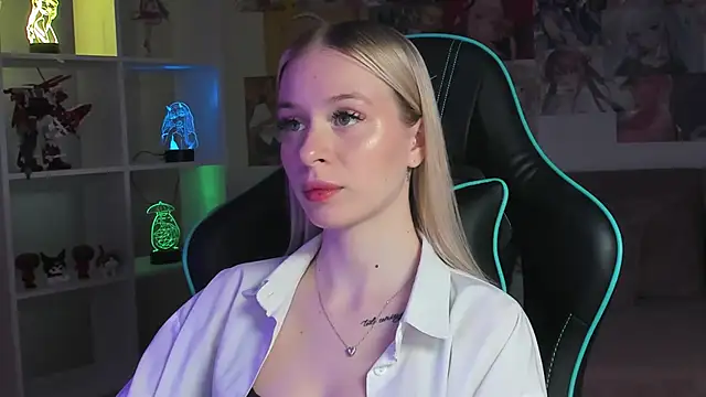 MiaGraces online show from December 2, 5:30 pm