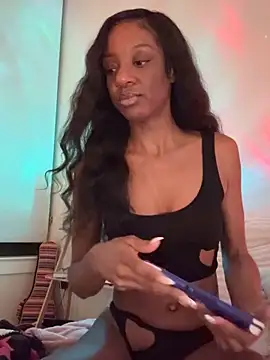 Snapshot of LoveDreaux chatting on December 5, 5:49 am LoveDreaux online show from December 5, 5:49 am