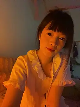 Snapshot of Tramy_xx chatting on June 27, 2:16 am Tramy xx online show from June 27, 2:16 am