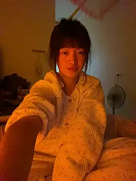 Snapshot of Tramy_xx chatting on July 10, 5:26 pm Tramy xx online show from July 10, 5:26 pm