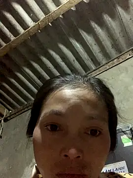 Snapshot of Halyy_xx chatting on October 18, 11:05 pm Halyy xx online show from October 18, 11:05 pm