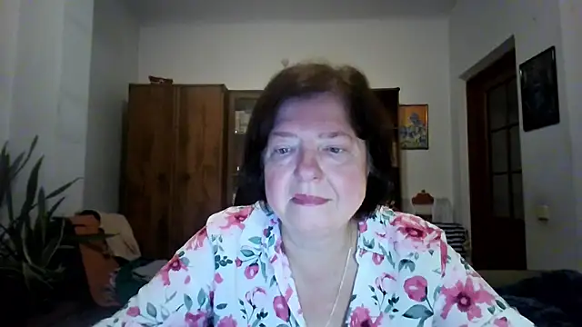 Snapshot of Violet_Pulse chatting on November 12, 2:39 pm Violet Pulse online show from November 12, 2:39 pm