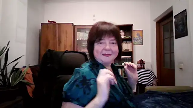 Snapshot of Violet_Pulse chatting on December 16, 3:06 pm Violet Pulse online show from December 16, 3:06 pm