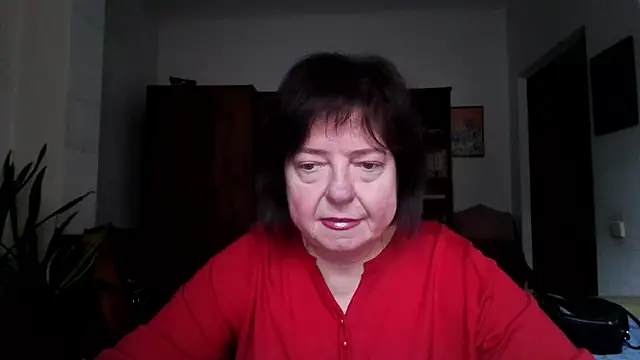 Snapshot of Violet_Pulse chatting on December 18, 10:21 am Violet Pulse online show from December 18, 10:21 am