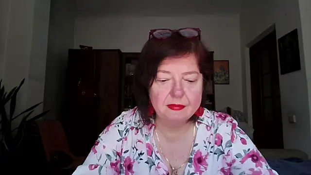 Snapshot of Violet_Pulse chatting on June 20, 7:22 am Violet Pulse online show from June 20, 7:22 am